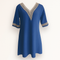 Robe chic en lin mélangé avec col en V, bordures en dentelle et manches longues pour l'automne