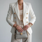 Blazer croit pentru femei, cu un stil modern, elegant și relaxat